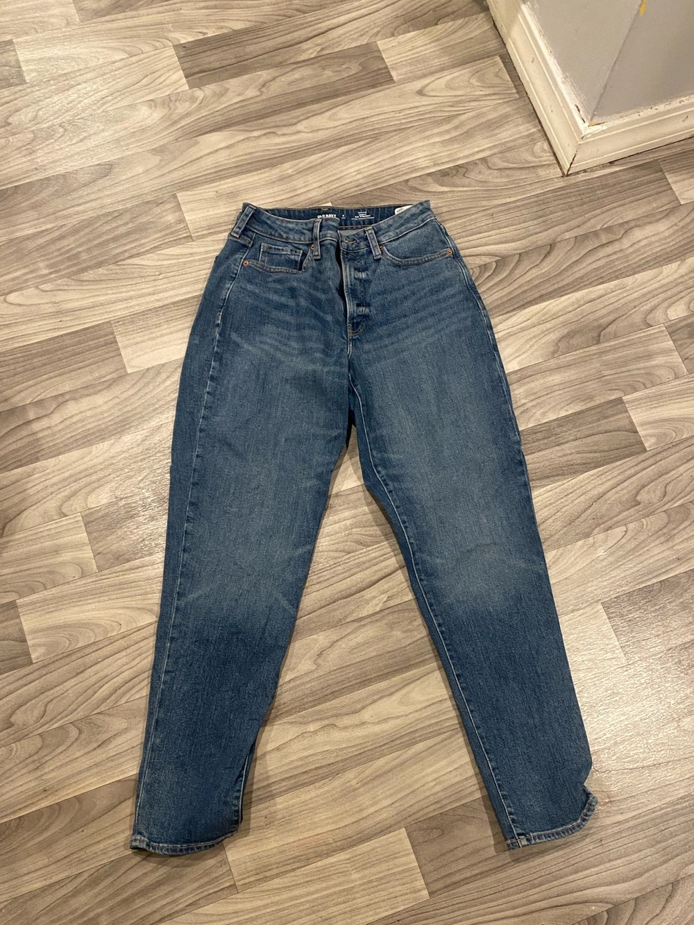 Woman’s high waisted jeans from old navy size 6 tall